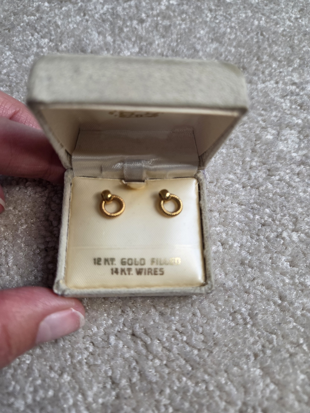 Antique Gold-Tone Hoop Stud Earrings - Classic Circle Design